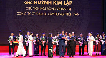 Chủ tịch HĐQT Thiên Tân Group vinh dự nhận Cúp Thánh Gióng