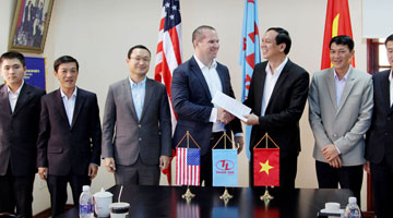 Thiên Tân Group thảo luận về dự án điện mặt trời với First Solar (USA)