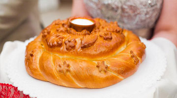 Tại sao người Nga đón khách với bánh mì và muối?